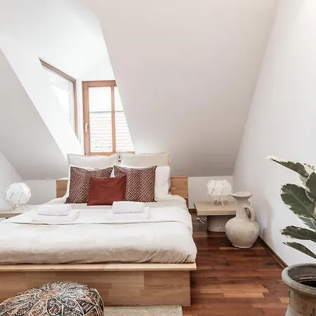 公寓 Penthouse Old Town By Loft Affair *
